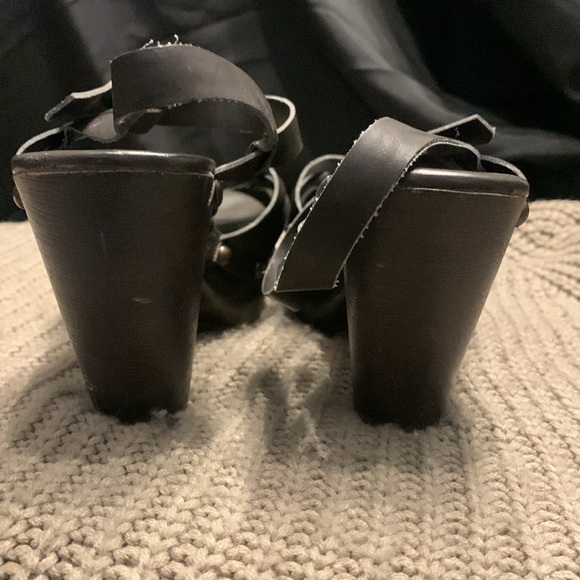 Brown Strappy Platform Sandals, size 8, Super comfy - Picture 4 of 4